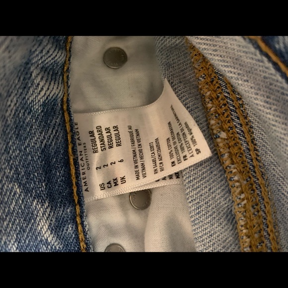 Light blue American eagle mom jean size 2 - Picture 6 of 6